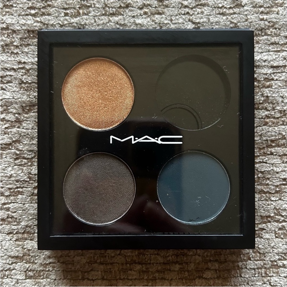MAC Cosmetics Eyeshadow Palette club, plumage, and Amber lights